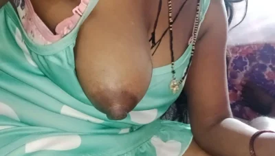 Desi marathi bhabhi pati ke lund se khel rahi hai,desi marathi bhabhi is playing with her husband’s penis